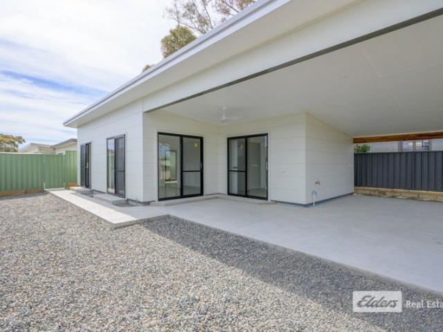 STUDIO APARTMENT IN SOUTH BUNBURY