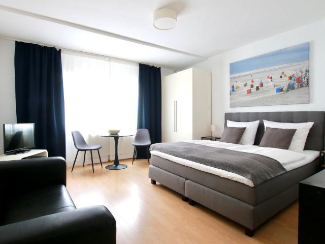 Studio apartment in the Belgian Quarter, Koln Amsterdam Apartments for Rent