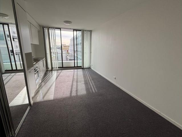 Studio Apartment in the CBD!