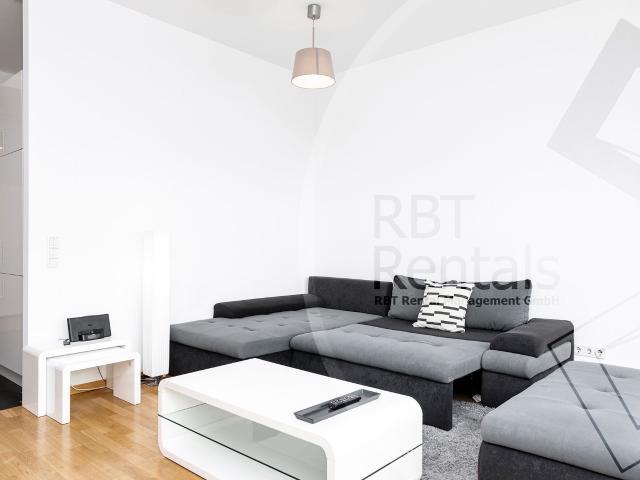 STUDIO APARTMENT IN THE CENTER OF PRENZLAUER BERG