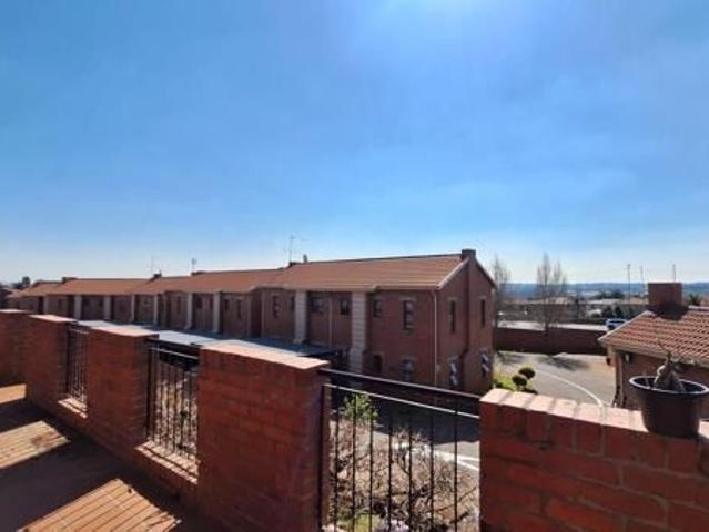 Studio Apartment in Willowbrook