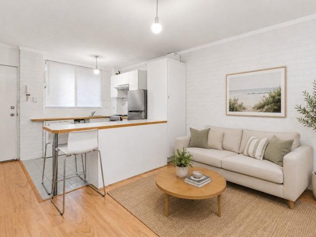 Studio Apartment Inner City Living