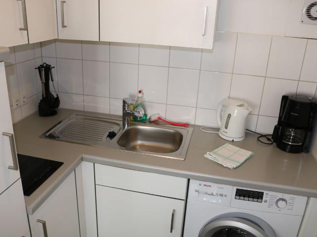 studio apartment located in Stuttgart center, Stuttgart Amsterdam Apartments for Rent