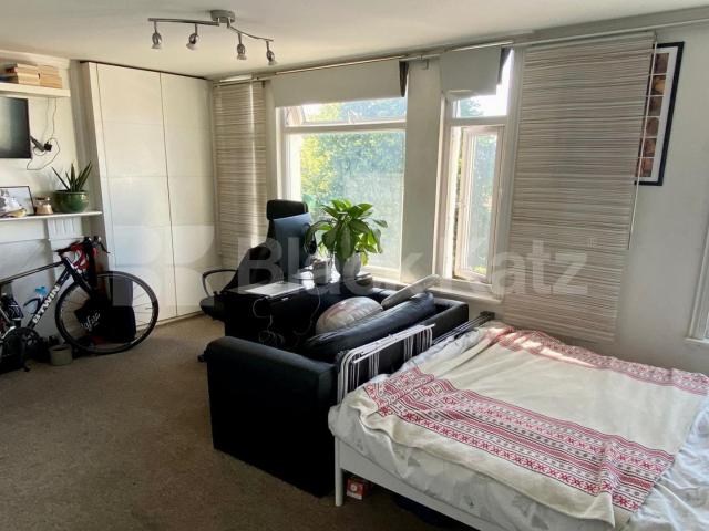 Studio Apartment, Part Furnished Studio in Lavender Hill SW11