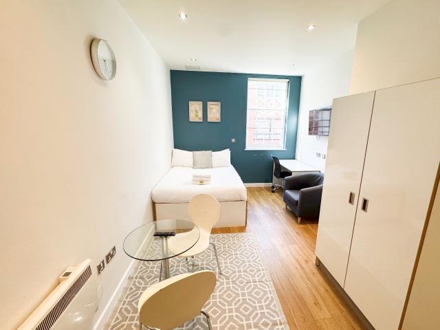 Studio Apartment – Professional Let, Student Let
