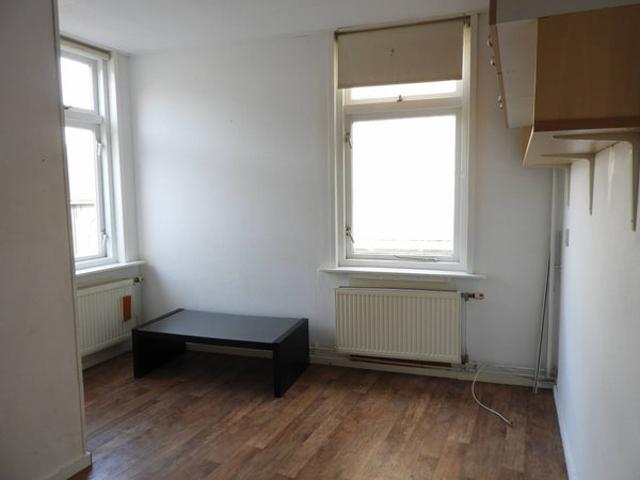 Studio Apartment Surface Area: 15m2 Unfurnished