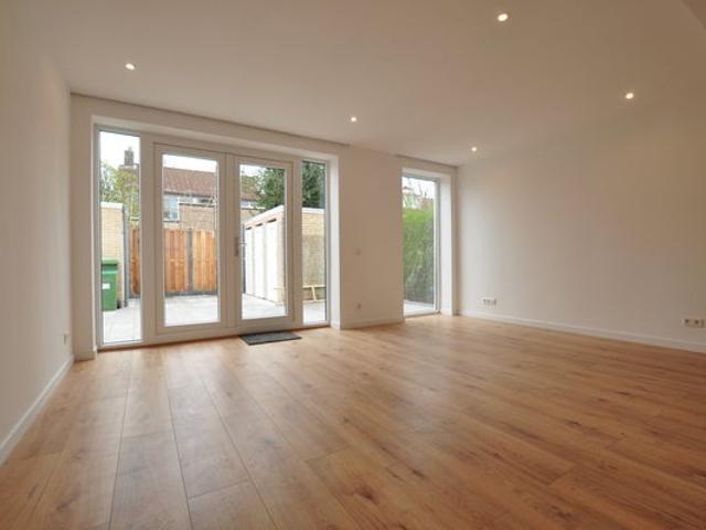 Studio Apartment Surface Area: 30m2 Unfurnished Available from: 2026 10 01