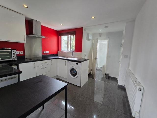 Studio Apartment to Let