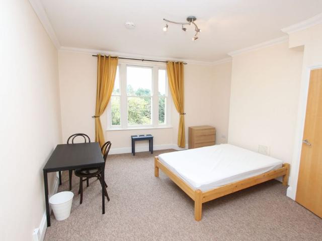 Studio Apartment – To Let