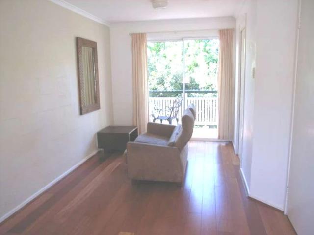 STUDIO APARTMENT WALKING DISTANCE TO EVERYTHING
