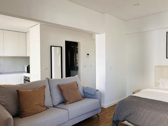 Studio Apartment with a view, Entrecampos, Lisboa