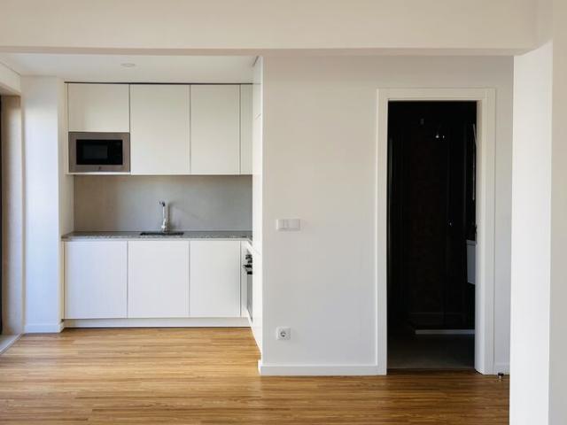 Studio Apartment with a view, Entrecampos, Lisboa