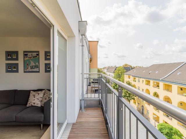 Studio apartment with Balcony in Berlin Lichtenberg, Berlin Amsterdam Apartments for Rent