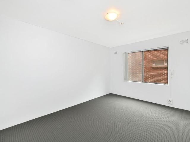 Studio Apartment with Secure Parking!