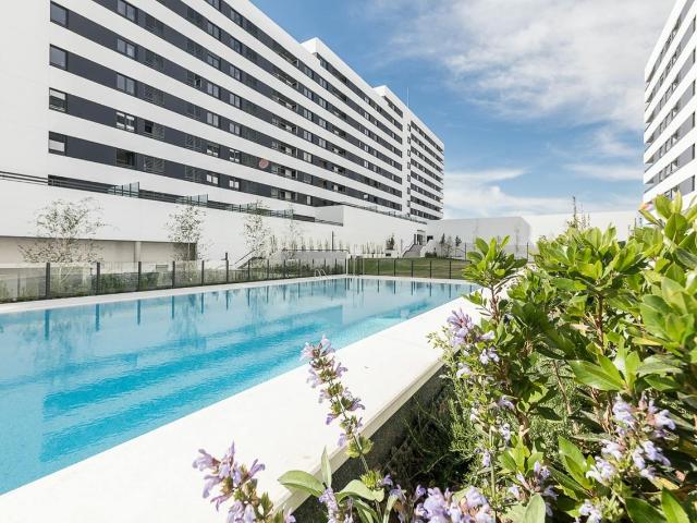 Studio Apartment with Pool and Gym in Valdebebas, Madrid Amsterdam Apartments for Rent