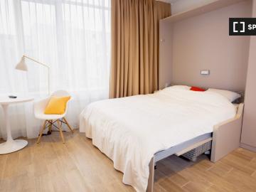Studio zu vermieten in Land in Sonne, München