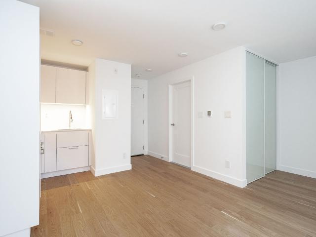 studio at 263 Russell Hill Road Midtown Toronto M4V 2T4