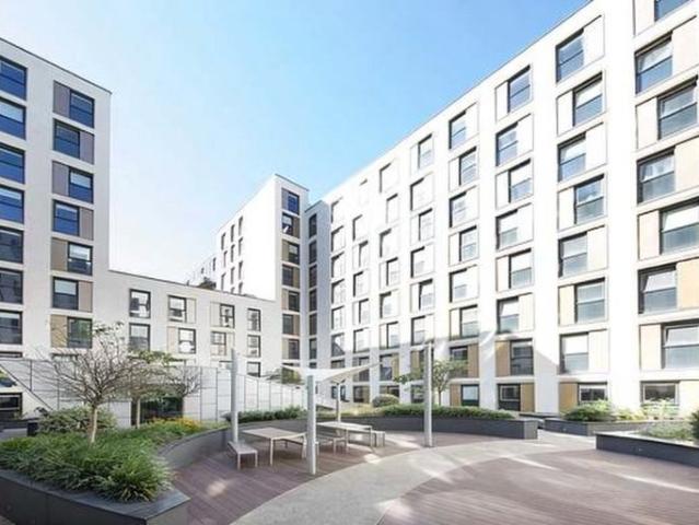 Studio at Drapery Place Tenancy Takeover