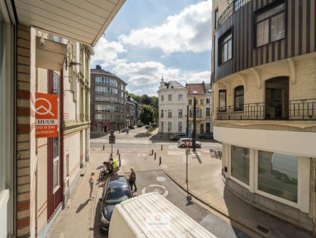 Studio + autostaanplaats te huur vlakbij Gent Sint Pieter.