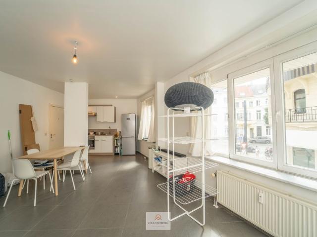 Studio + autostaanplaats te huur vlakbij Gent Sint Pietersstation