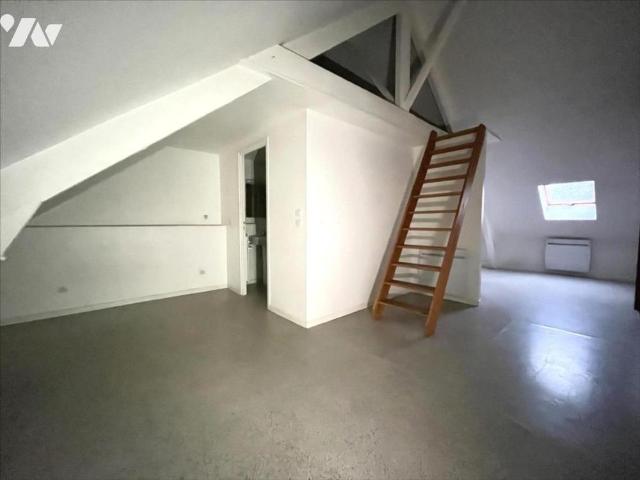 STUDIO AU 3e ÉTAGE