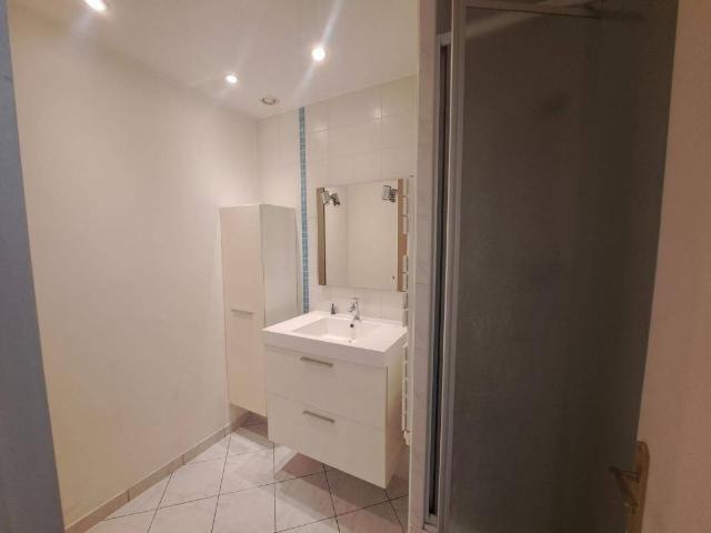 STUDIO 14 RUE CREBILLON
