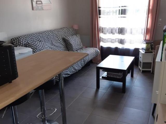 Studio au calme à PUISEUX EN FRANCE VILLAGE