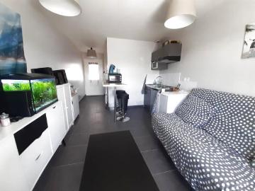 Studio au calme à PUISEUX EN FRANCE VILLAGE