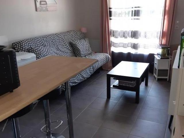 Studio au calme à PUISEUX EN FRANCE VILLAGE