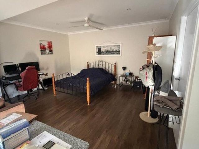 Studio available on acreage on the edge of town
