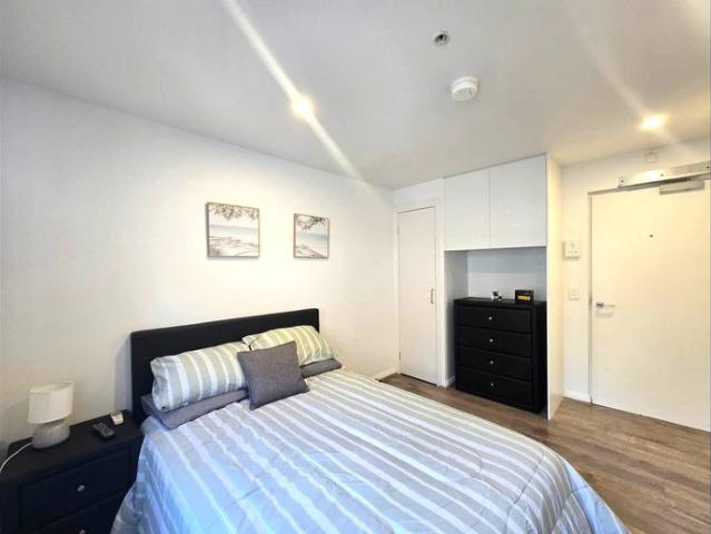 Studio available – fully furnished with free hot water and gas. Ideal for convenient, low maintenance