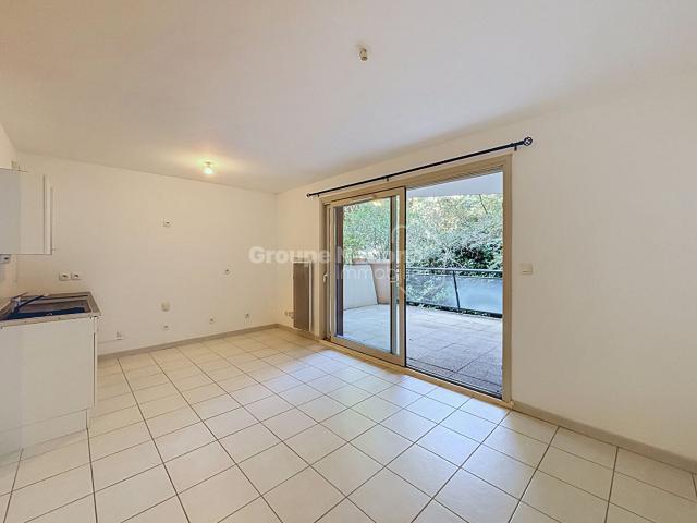 STUDIO AVEC TERRASSE