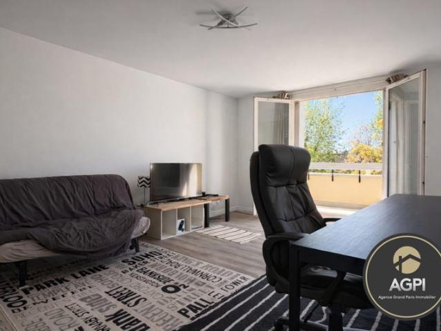 Studio avec Terrasse à vendre Chevry Centre