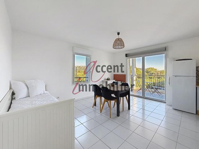Studio avec terrasse et parking