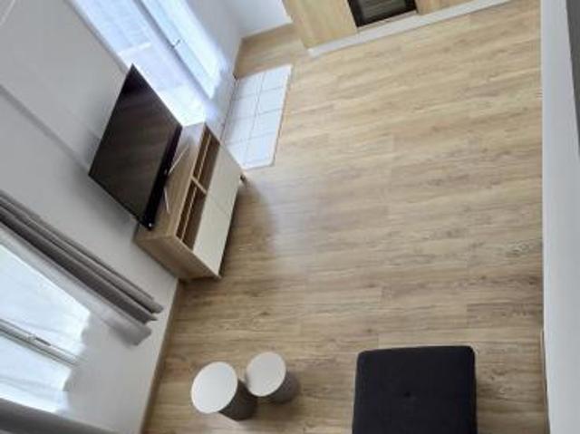 STUDIO AVEC TERRASSE ET STATIONNEMENTS