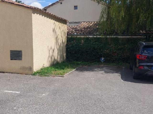 STUDIO AVEC TERRASSE Location MONTELIMAR 26200