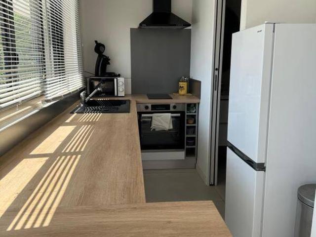Studio avec terrasse, piscine et stationnement – Domaine sécuris