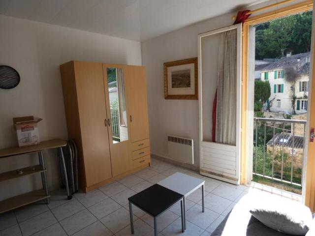 Studio avec vue dégagée sur la rivière et la montagne à 20m des thermes