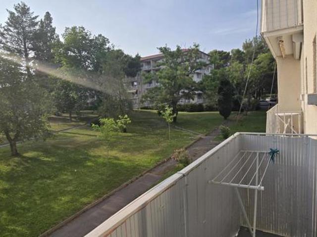 Studio avec balcon