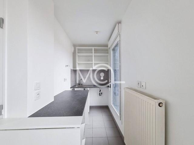 STUDIO avec balcon et parking VITRY SUR SEINE