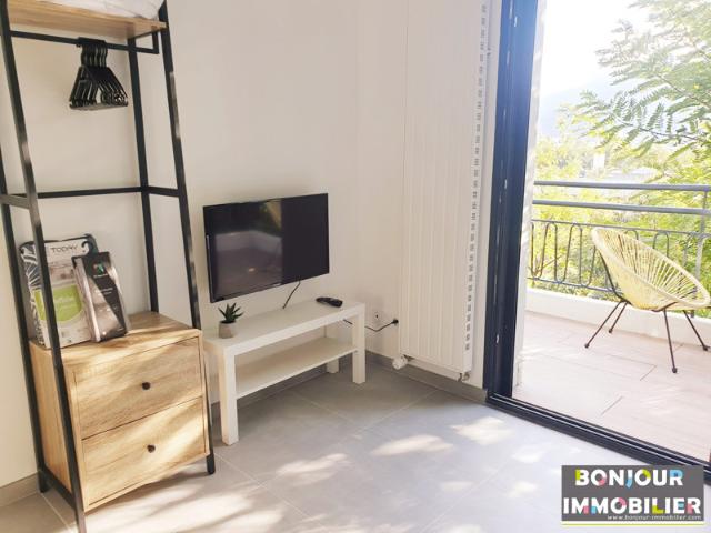 Studio avec balcon ST MARTIN LE VINOUX