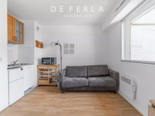 Studio avec balcon PARIS 15