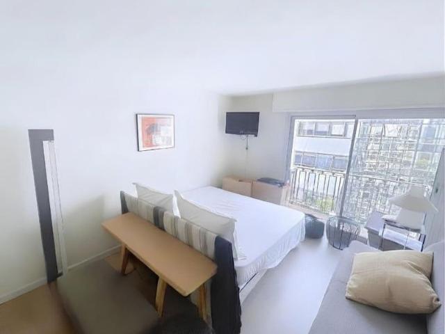 Studio avec balcon, Paris 8e, Ascenseur