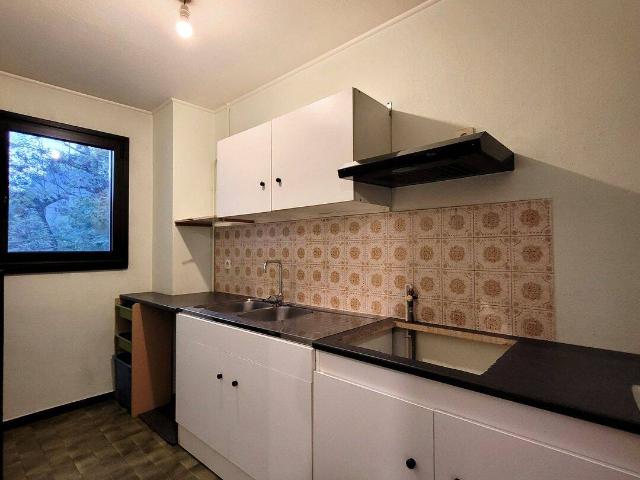 Studio avec cave chauffage compris
