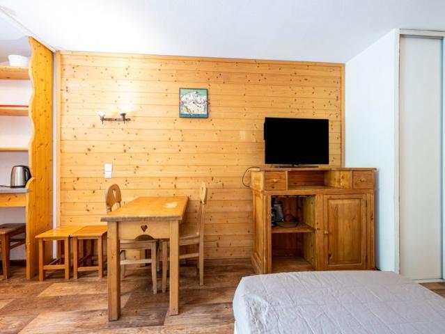 STUDIO avec emplacement parking et casiers à skis
