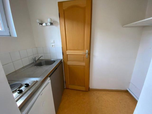 STUDIO avec exterieur centre ville rue DIJON