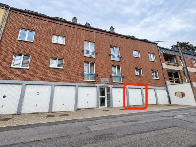 STUDIO AVEC GARAGE ET CAVE À NAMUR