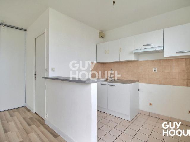 STUDIO AVEC GRAND BALCON