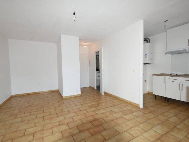 Studio avec immense terrasse ensoleillée