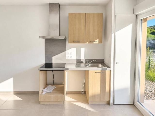 Studio avec jardin à ST PIERRE EN FAUCIGNY